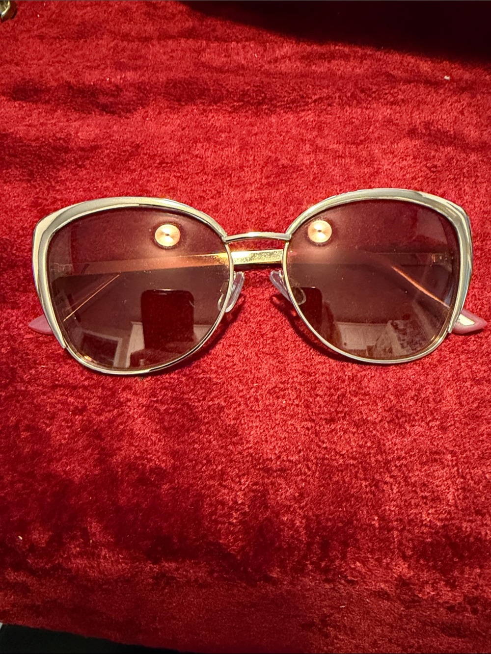 Pink rose gold Fashion Metal Accent Round Sunglasses great condition